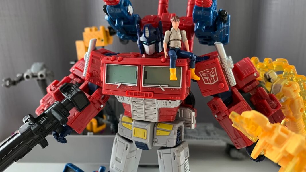 earthrise optimus prime accessory pack